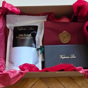 Dovanu rinkinys Purple Lavender ir Dovanu rinkinys Intense Purple Lavender supakuota